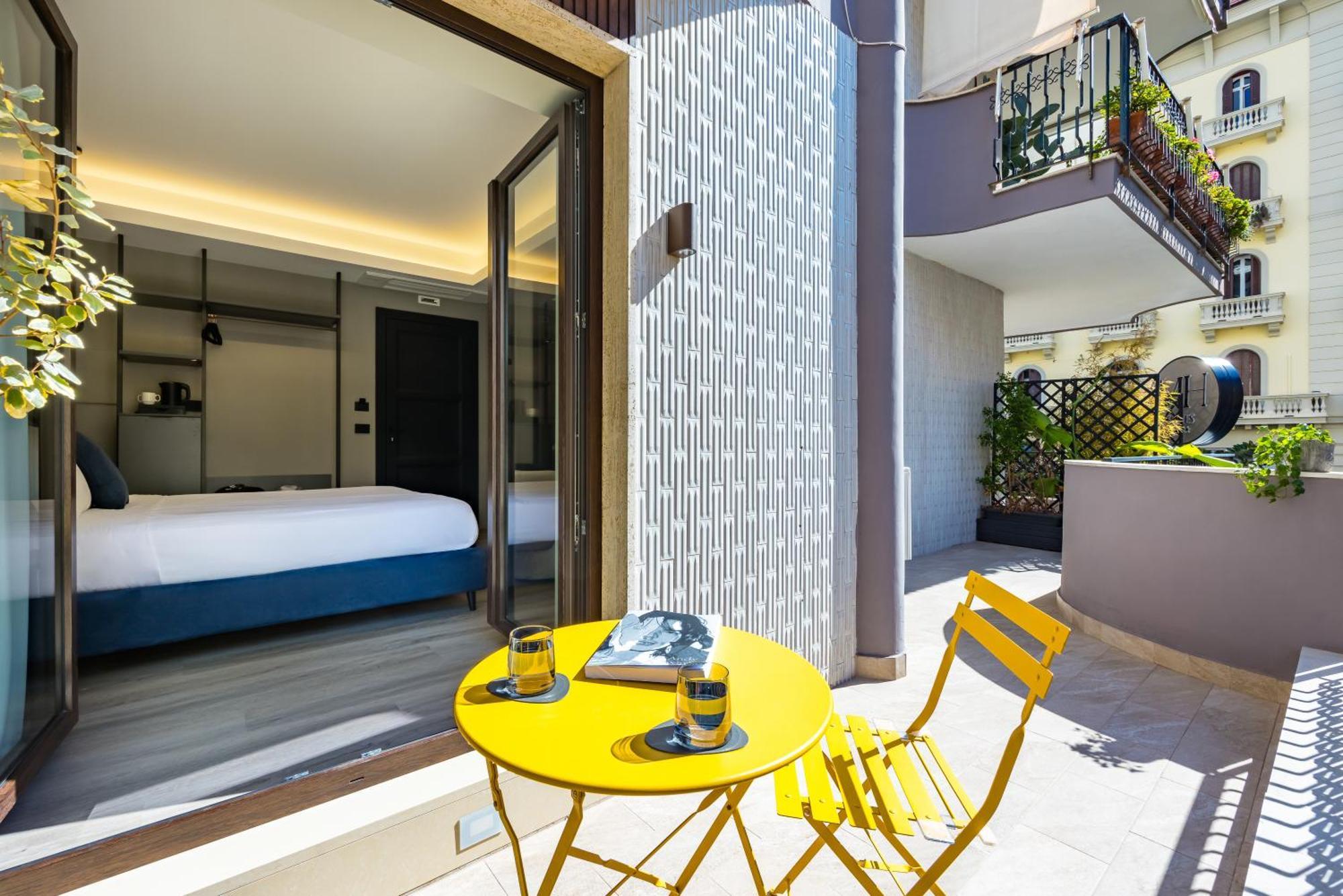 Mh Suites Plebiscito Nápoles Exterior foto